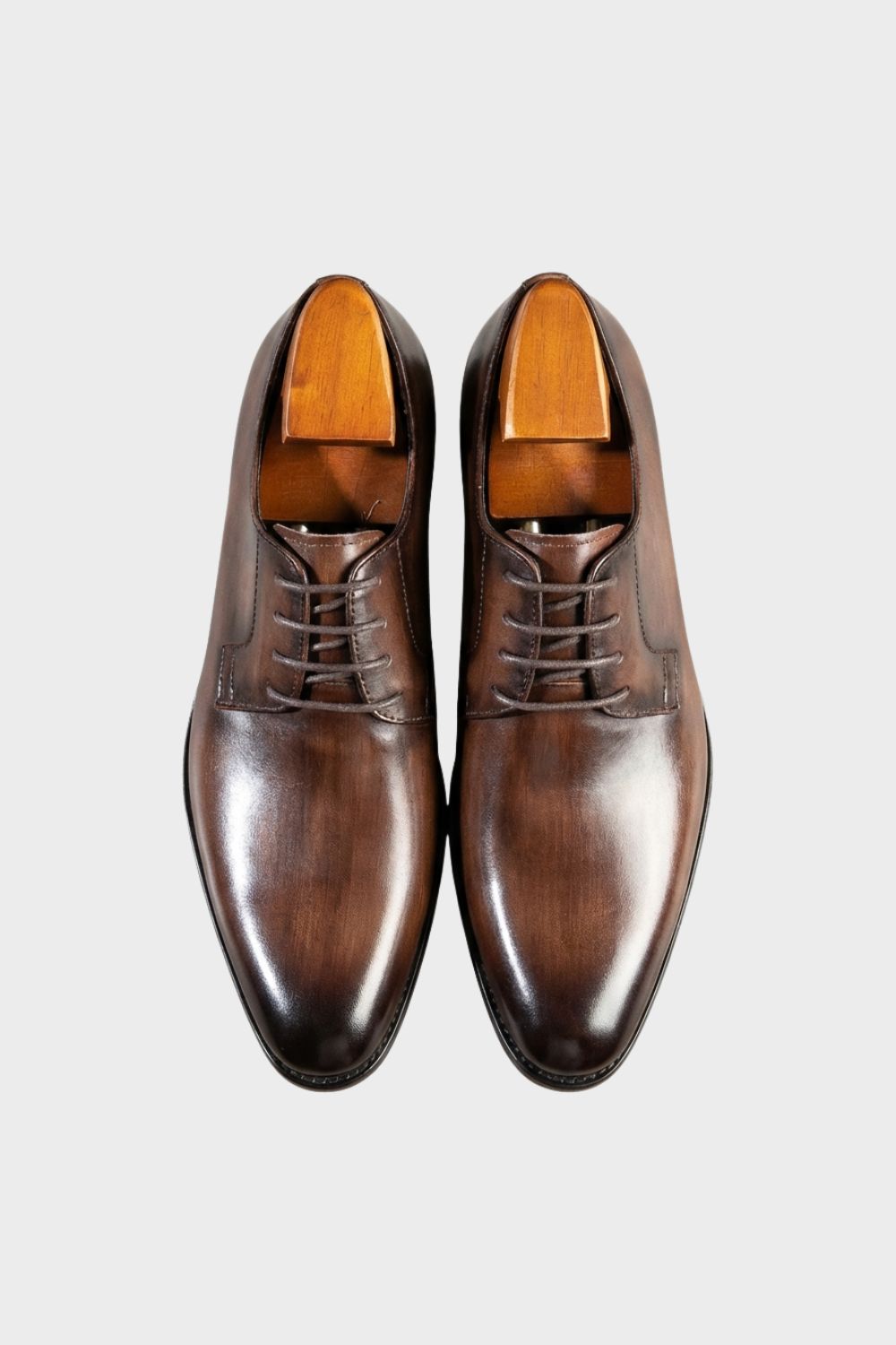 Lederschuhe Herren mit Schnürung und glatter Kappe