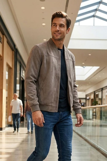 Herrenjacke mit Reißverschluss und Stehkragen