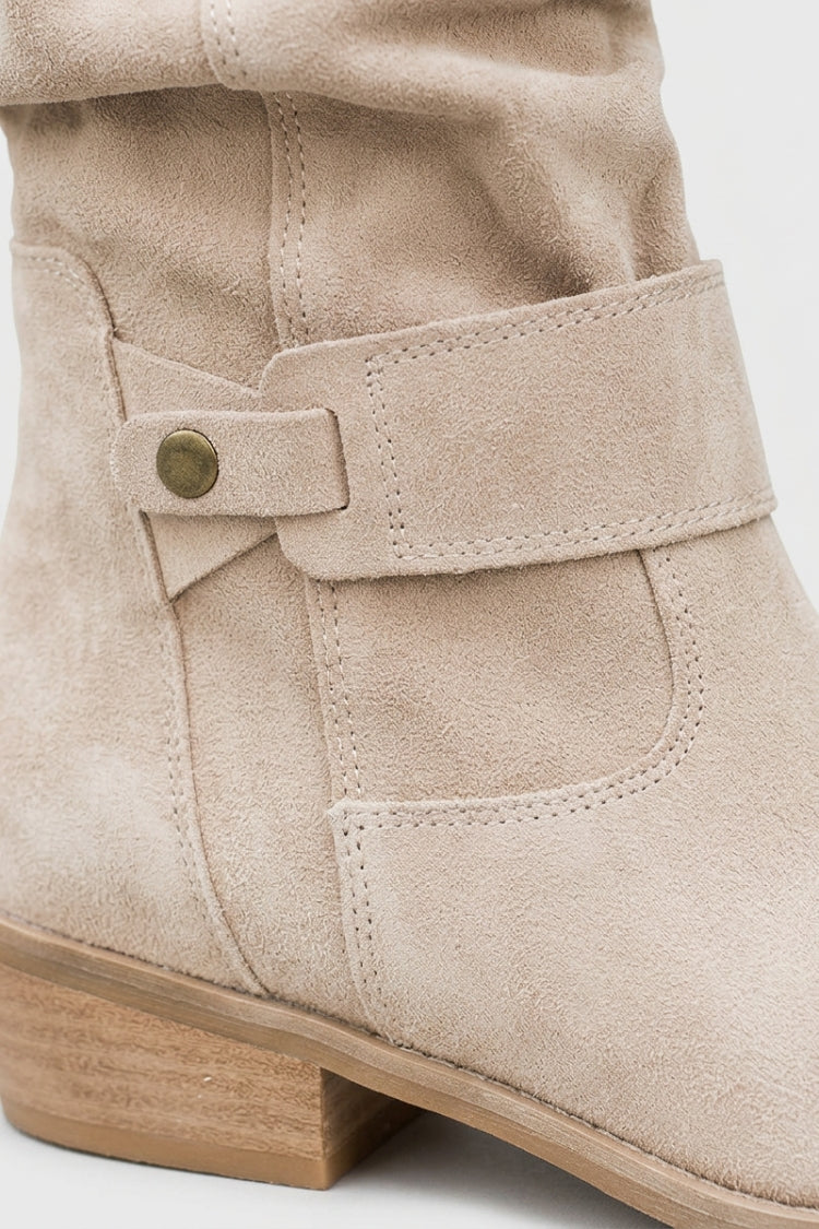 Damen Wadenstiefel | Geraffter Schaft & Schnallendetail