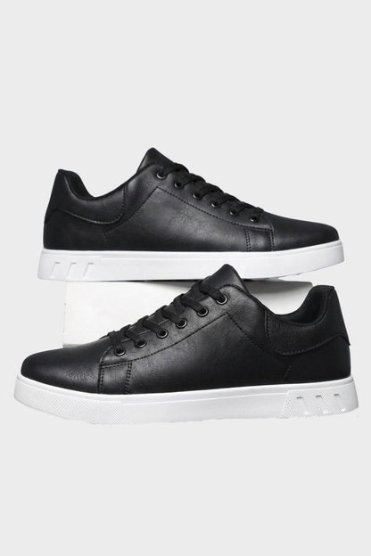 Sneaker Herren mit Schnürung und weißer Sohle