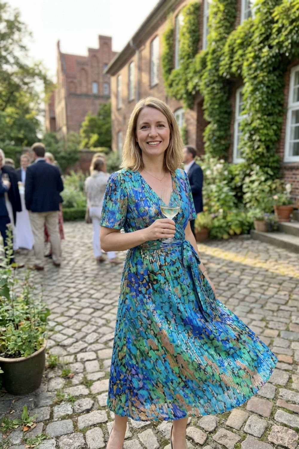 Damen Wickelkleid mit V-Ausschnitt und Print