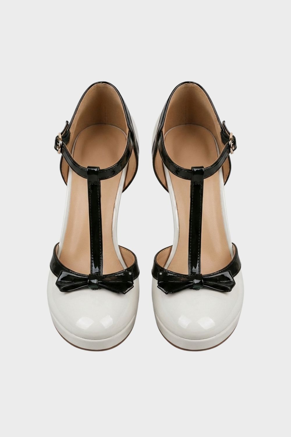 Damen Mary Jane Pumps in Nude mit T-Steg und Schleife – Lackoptik