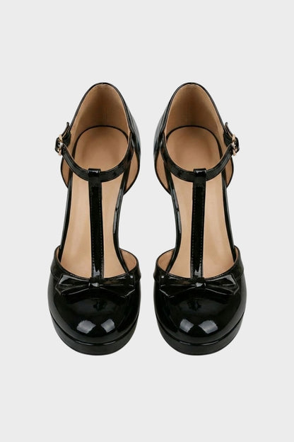 Damen Mary Jane Pumps in Nude mit T-Steg und Schleife – Lackoptik