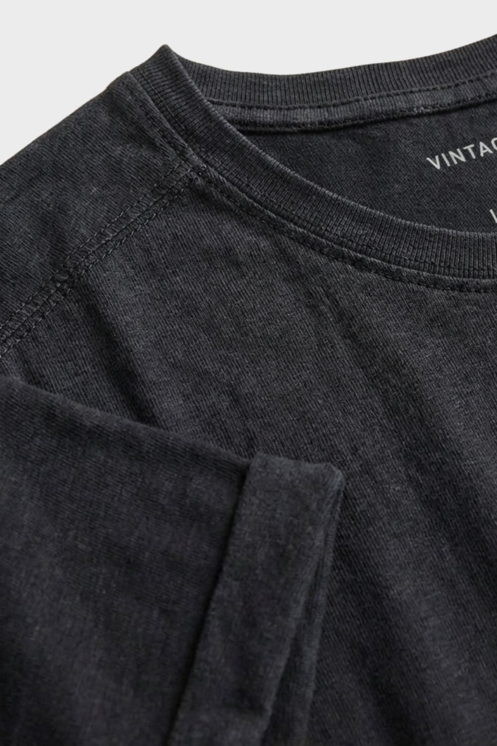 Herren Basic Tee – Vintage Crew – Profil-Ansicht